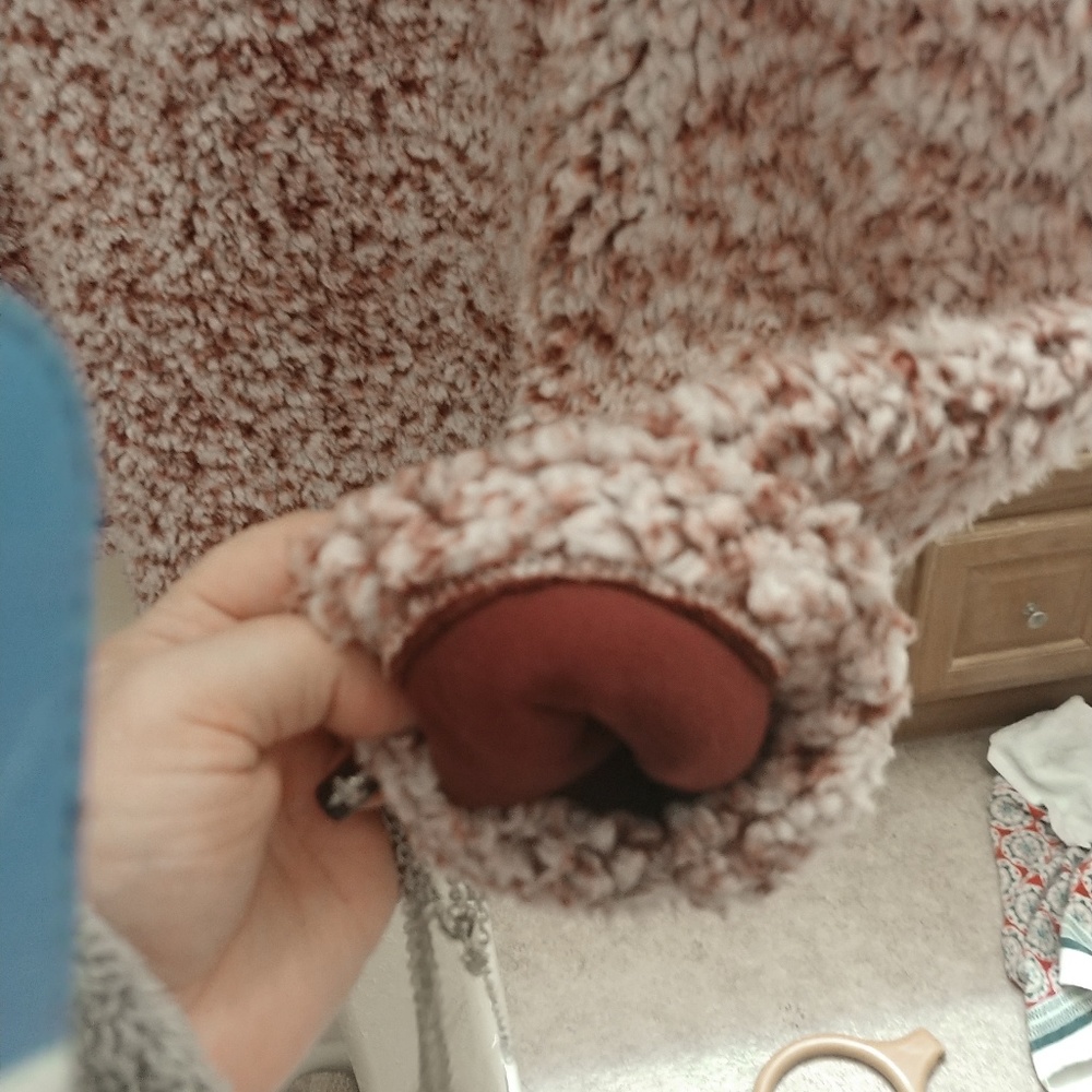 Super fuzzy pretty pullover